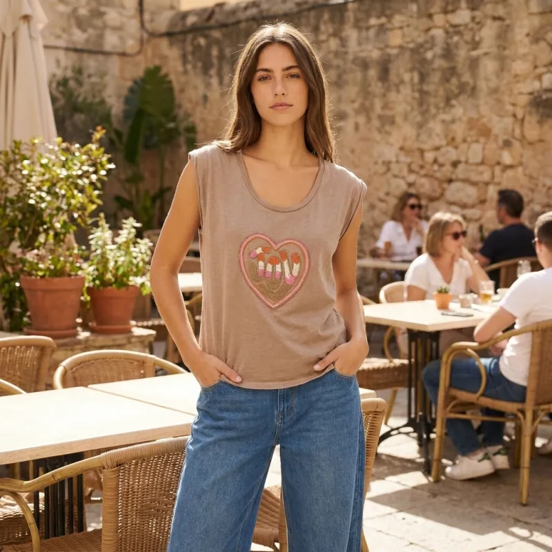 Camel Heart Tee